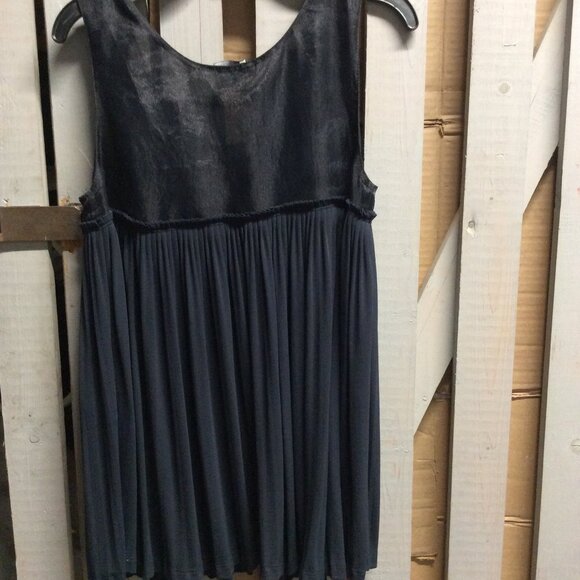 Red Valentino top sz 2 - Picture 2 of 6